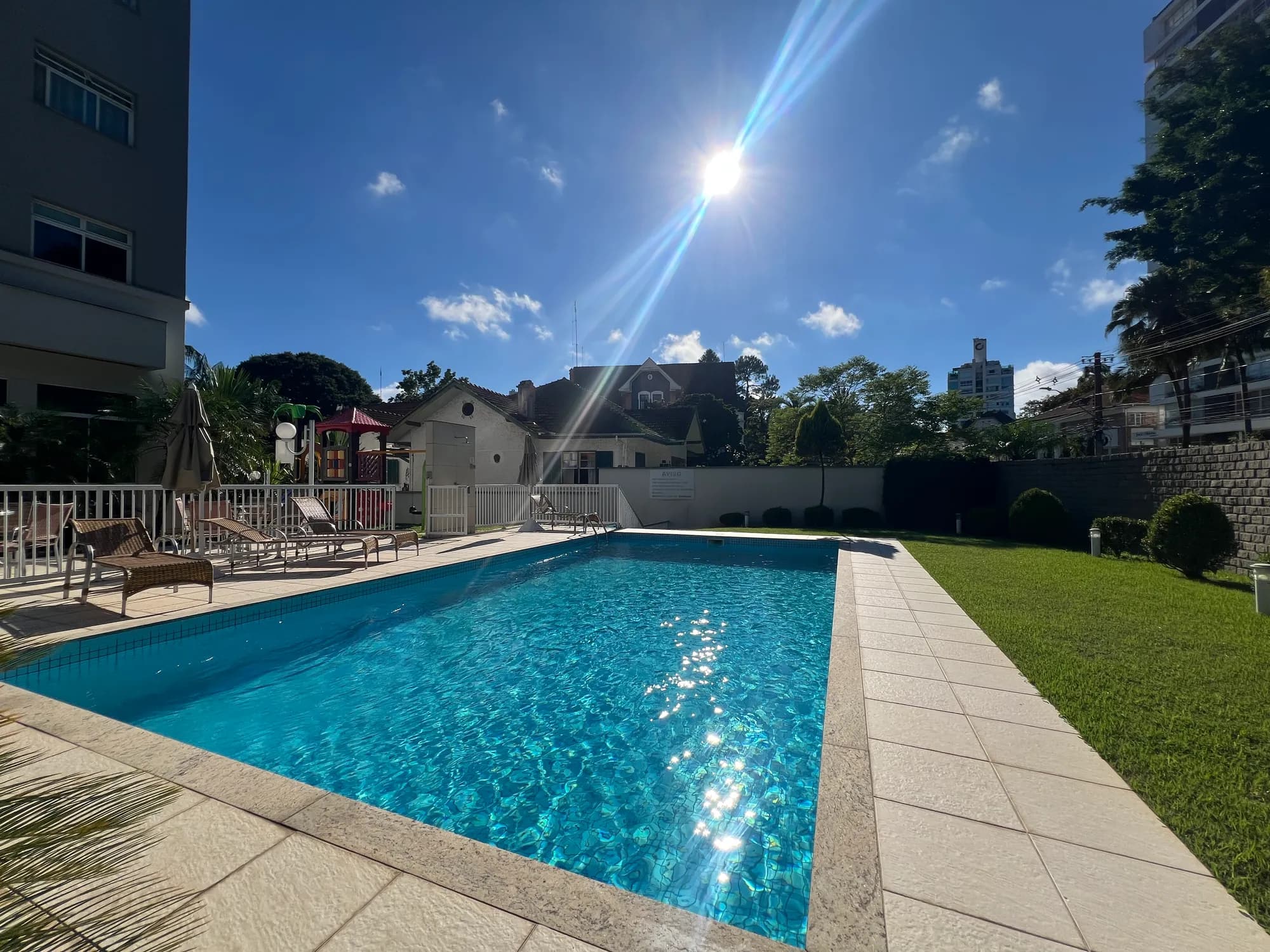 Foto de APARTAMENTO 3 SUÍTES SEMIMOBILIADO NO BOM RETIRO